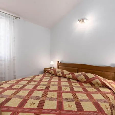 Traumhaftes Nur 250 Meter Zum Mit Meerblick, Pool, Grillbereich, Privatparkplatz Apartment *