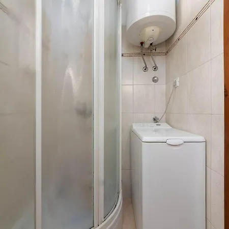 Traumhaftes Nur 250 Meter Zum Mit Meerblick, Pool, Grillbereich, Privatparkplatz *