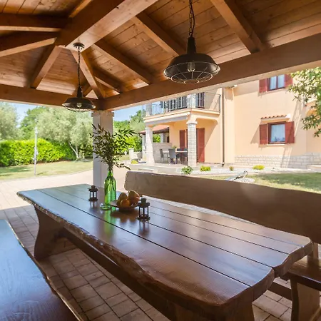 Apartment Traumhaftes Nur 250 Meter Zum Mit Meerblick, Pool, Grillbereich, Privatparkplatz *